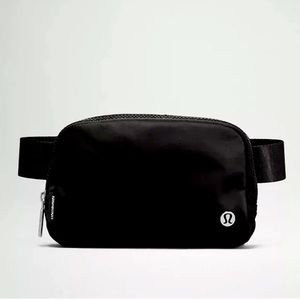 Lululemon Everyday Belt bag in black